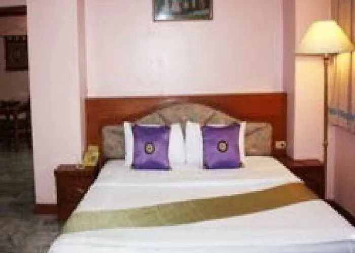 Bangkok Loft At Nana Station Lodge