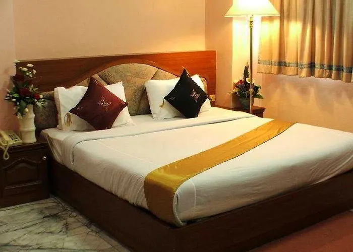 Lodge Bangkok Loft At Nana Station *