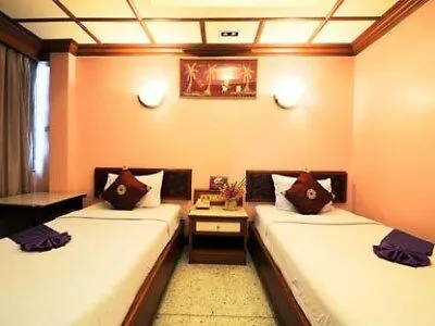 Lodge Bangkok Loft At Nana Station *