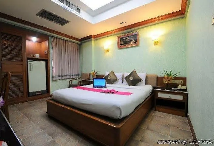 Bangkok Loft At Nana Station Lodge