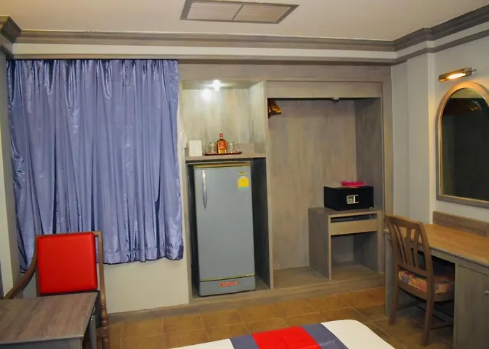 Lodge Bangkok Loft At Nana Station